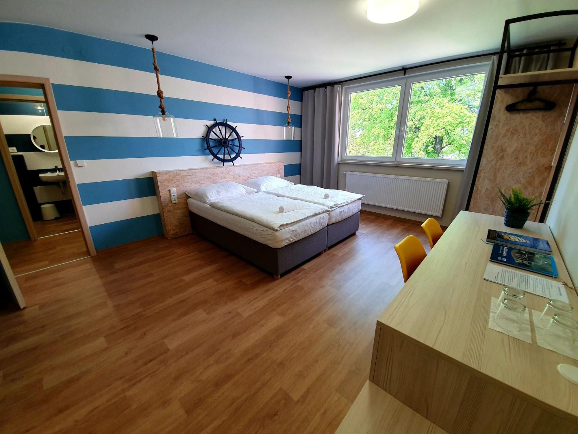 Petrov, Batuv Kanal Séjour chez l'habitant